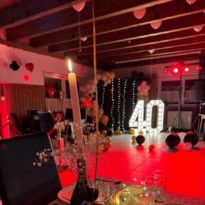 Beleuchtete 40 in Wolfsburg_Moulin Rouge Motto