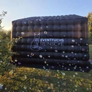 Seifenblasen und aufblasbare Disco